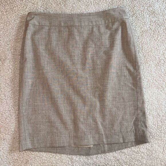 Banana Republic Women’s Khaki Tan Pencil Skirt Size 6 EUC - Picture 1 of 9